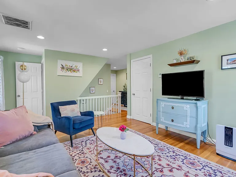 181 Lexington St #181 — Photo 1