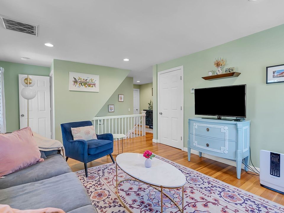 1st image of 181 Lexington St #181
