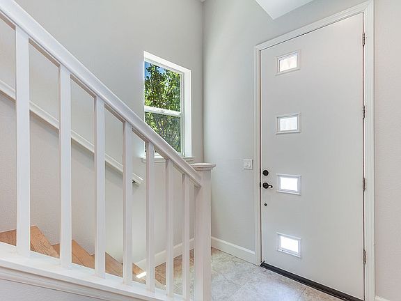 2nd image of 2909 Kaiser Dr