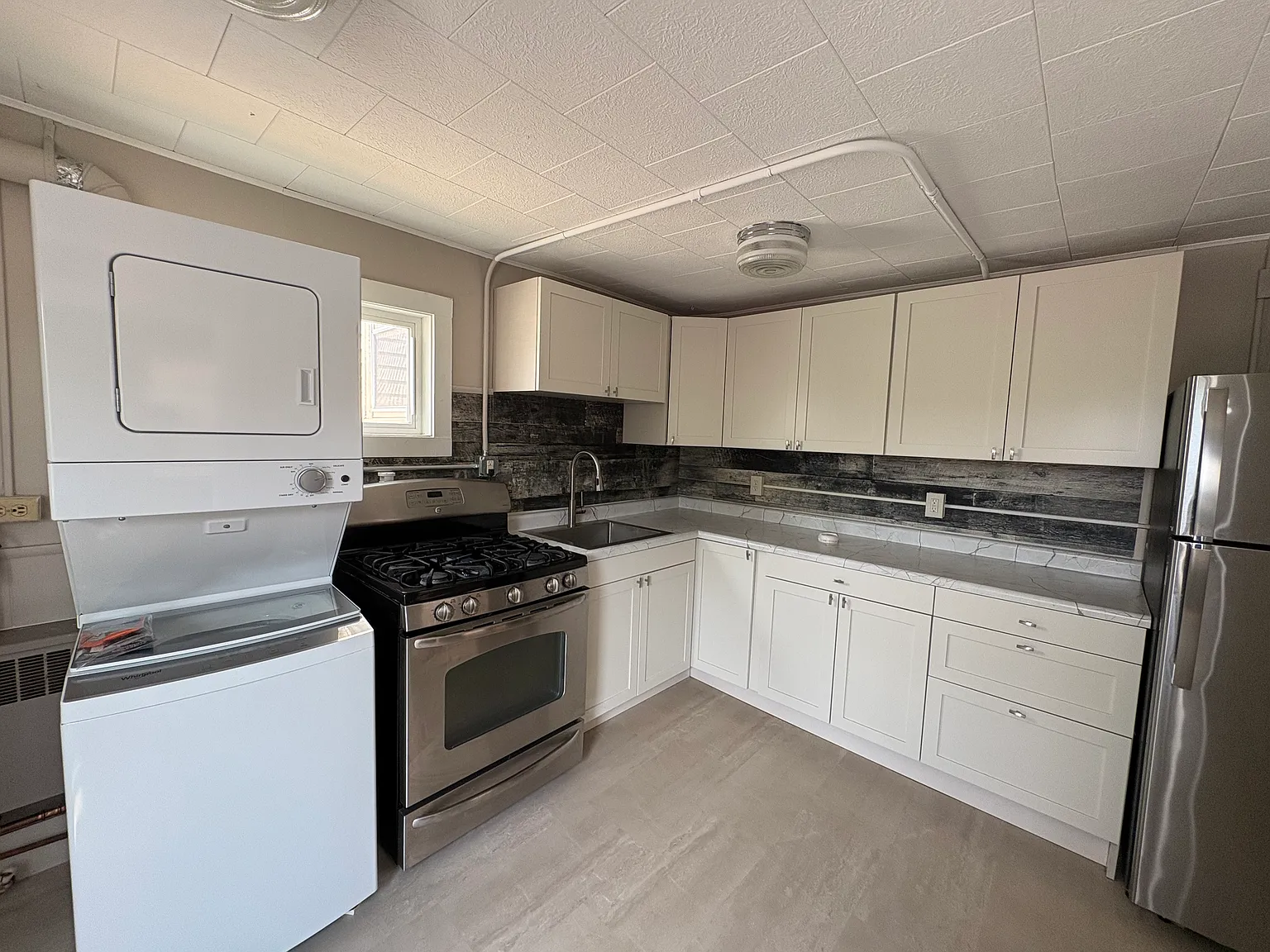 2 bed, 800 sqft, $1,000 — Photo 1