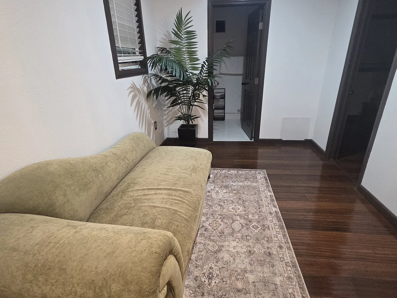 1 bed, 400 sqft, $2,250 — Photo 3