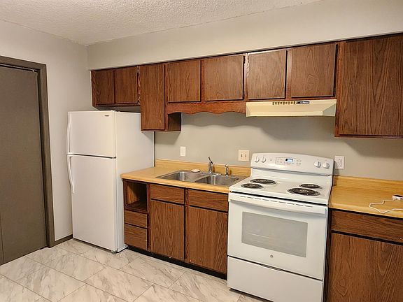 2nd image of 515 Dewey Ave