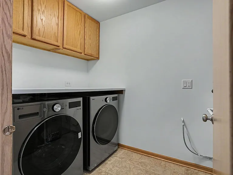 937 Emerald Dr — Photo 18