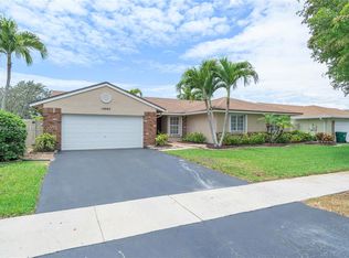 14660 Highland Springs Ct, Davie, FL 33325