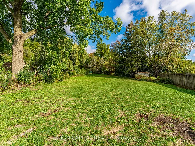 443 Brest Ct — Photo 40