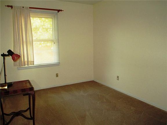 4th image of 210 Electric Ave
