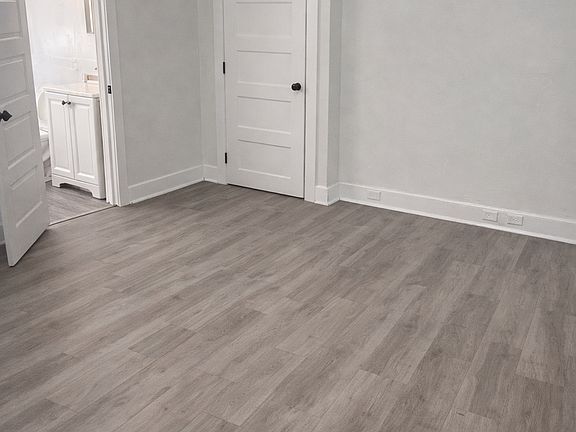 3rd image of 2315 Portland Ave #3