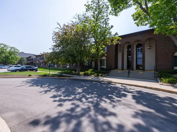 7330 York Ave S APT 211, Edina, MN 55435