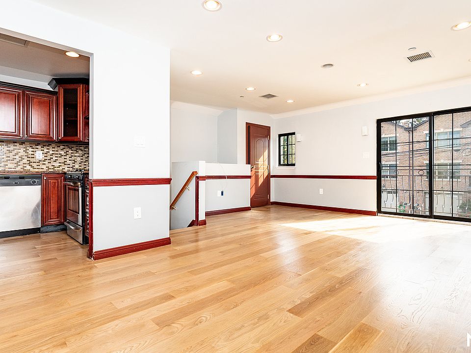 1st image of 6631 58th Ave #2