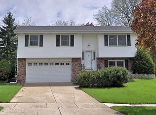 433 Gayton Ln, Schaumburg, IL 60193