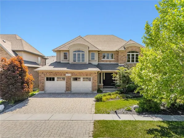 325 Deerfoot Trl, Waterloo, ON N2K 0B4