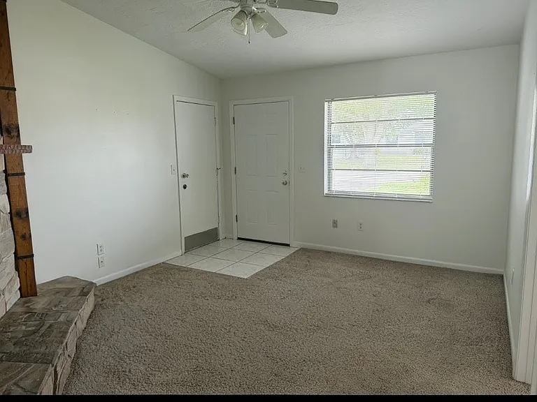 813 Poinciana St — Photo 10