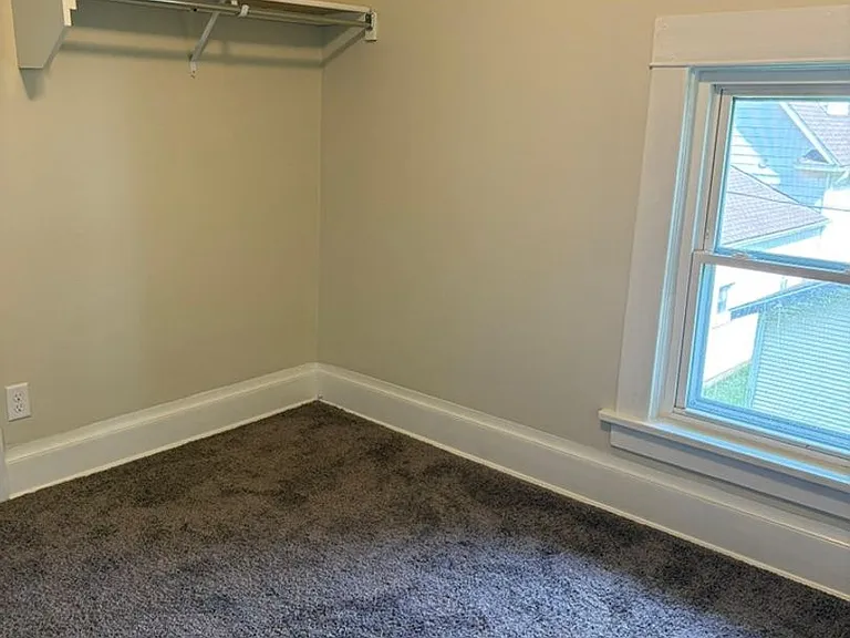112 N Clinton St — Photo 18