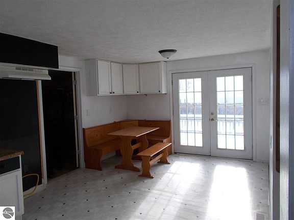 2nd image of 330 N Camburn St