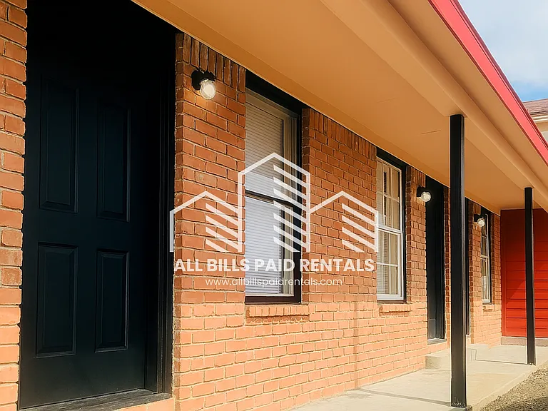 The Flamingo Community: All Bills Paid - Move In Today! — Photo 1