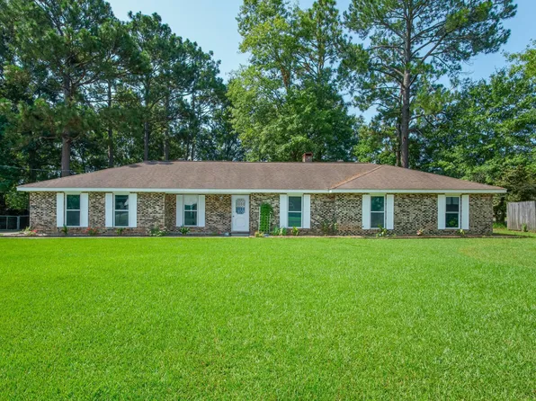 106 Robin Hood Dr, Petal, MS 39465