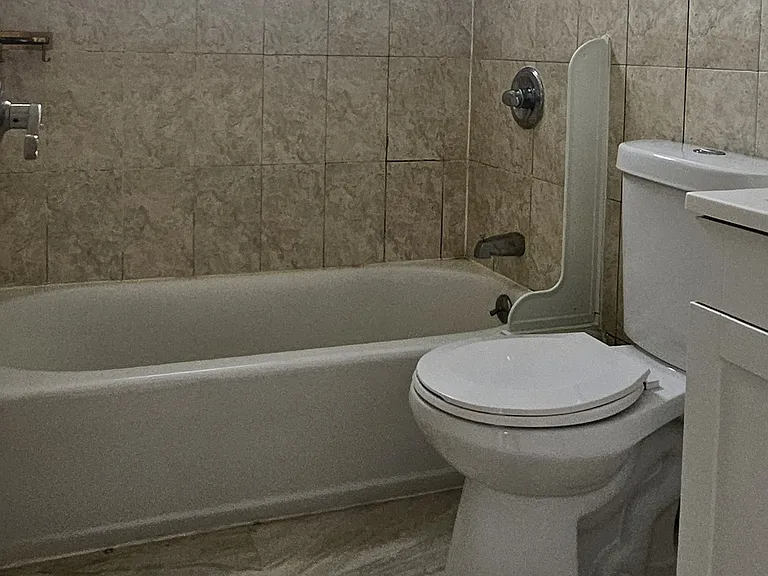98 Maple St #3A — Photo 8