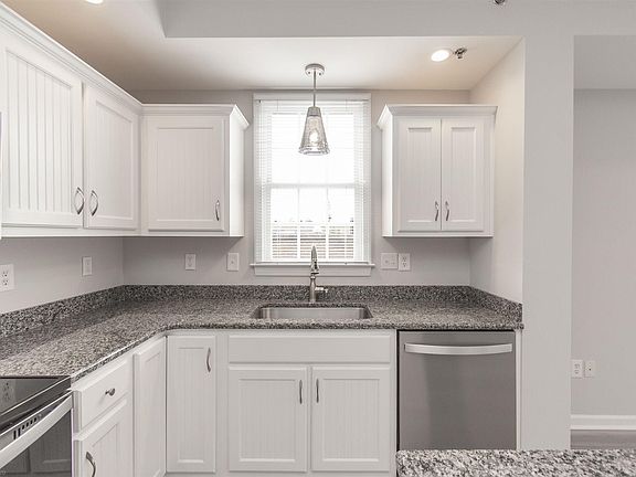 5th image of 104 Jackson St NE APT 202