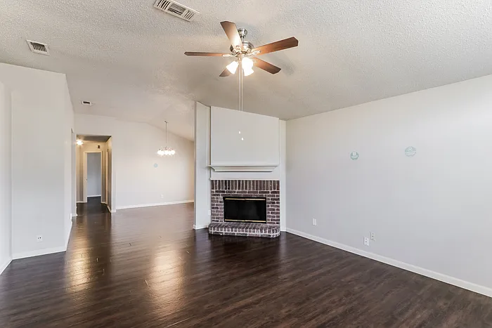 2111 Dandelion Dr — Photo 4