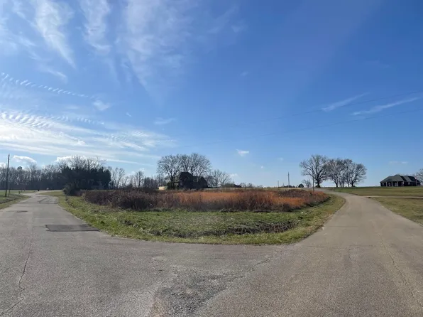 37 Greenbriar Ln #37, Adamsville, TN 38310