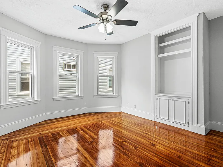 79 Pleasant St #3 — Photo 17