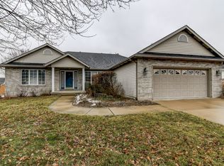 2012 Burgess Dr, Springfield, IL 62711