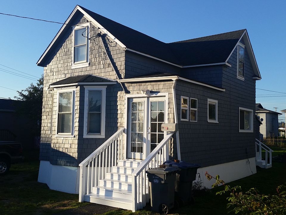 1st image of 924 W Marion St