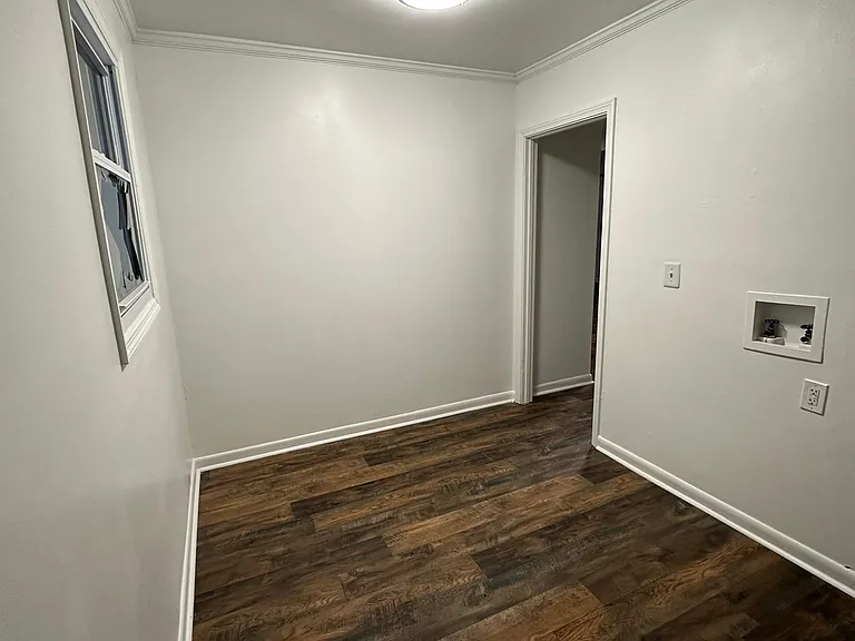 319 Devonwood Ct — Photo 7