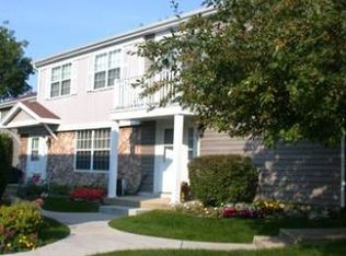 1417 N Main St, Wheaton, IL 60187