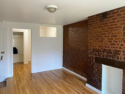1st image of 518 E 6th St APT 10