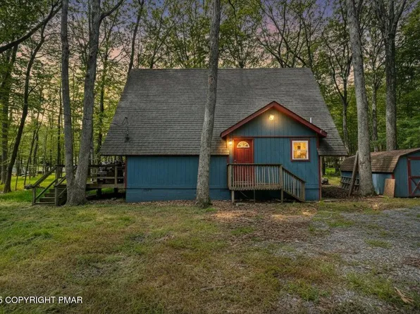 2139 Lake Dr, Henryville, PA 18332