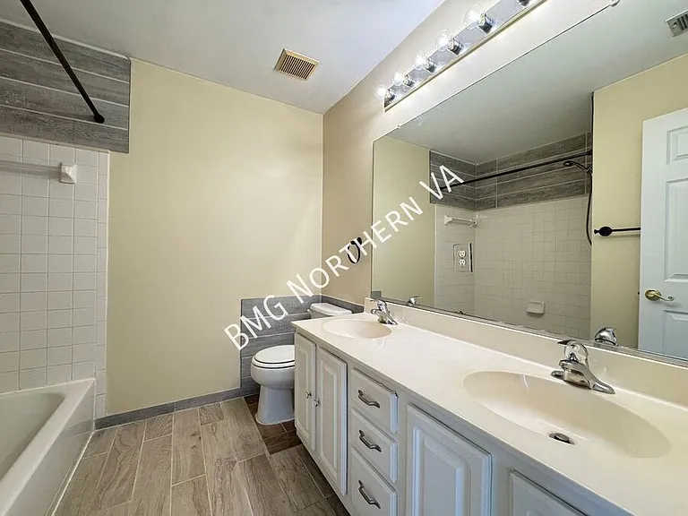 10230 Magnolia Grove Dr — Photo 15