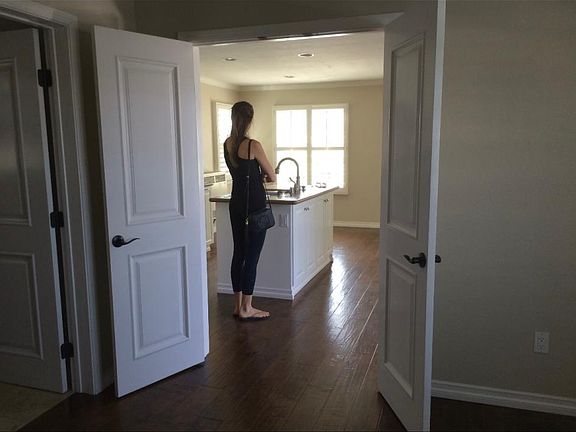 4th image of 417 31st St Suite B