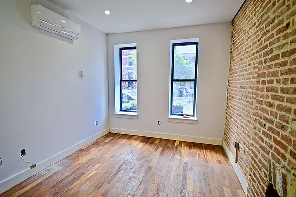 Rented by Brick&Mortar | media 27