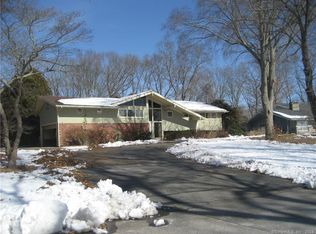 10 Royal Oaks Dr, Norwich, CT 06360