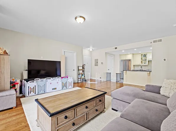 63-36 99th St #2B, Rego Park, NY 11374