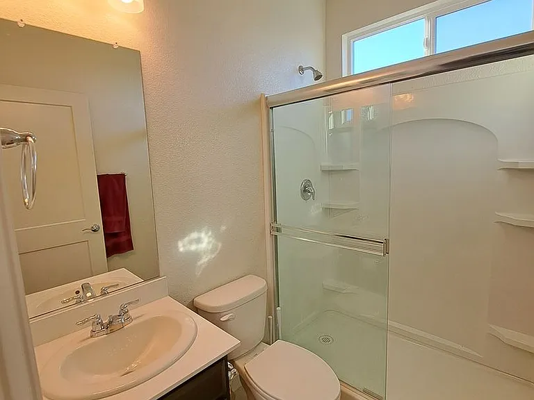 1160 Yale Dr — Photo 5