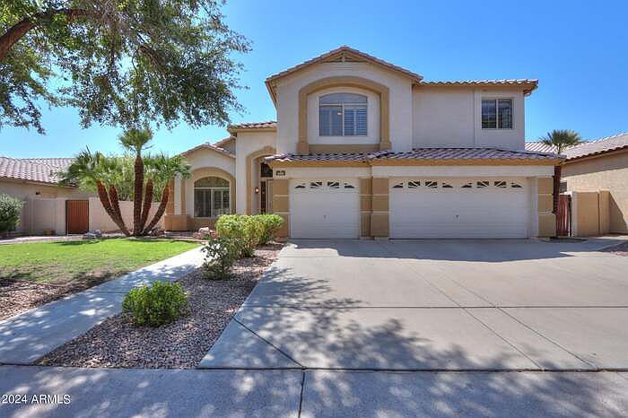 1st image of 695 W Estrella Dr