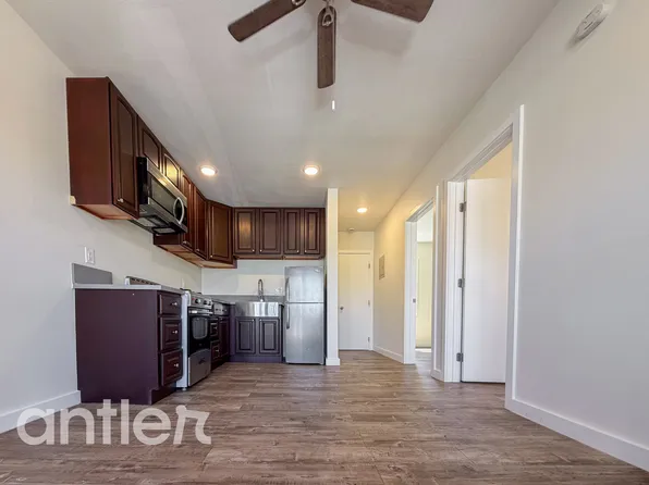 1635 E Imperial Hwy, Los Angeles, CA