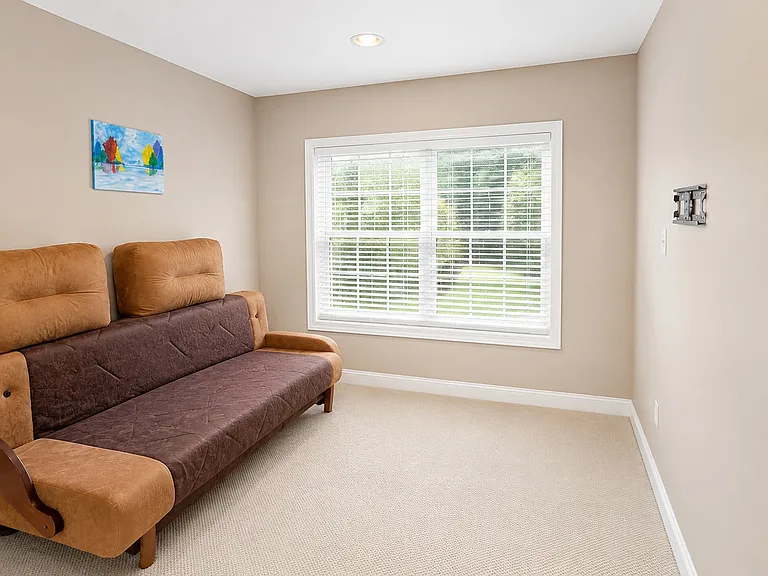 28 Camlet Ct — Photo 8