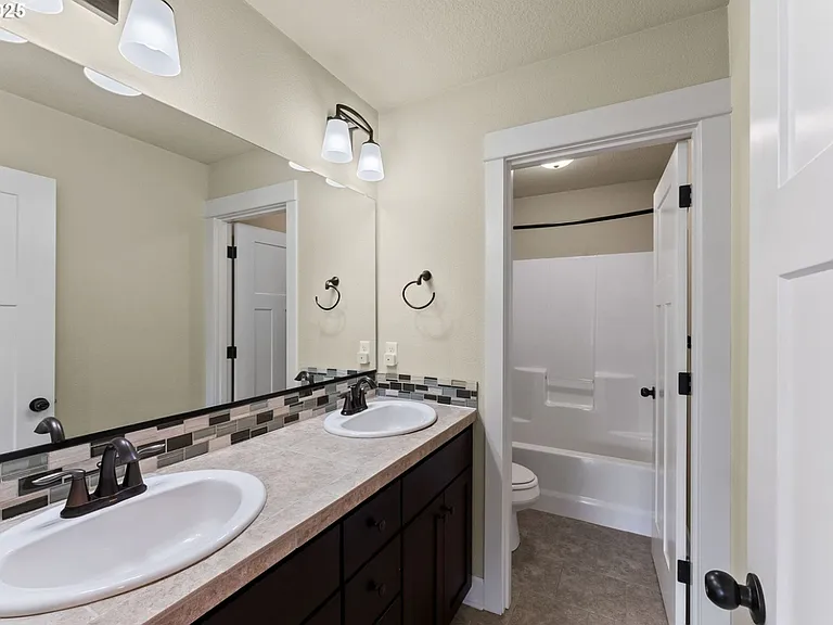 4068 NW 20th Ave — Photo 22