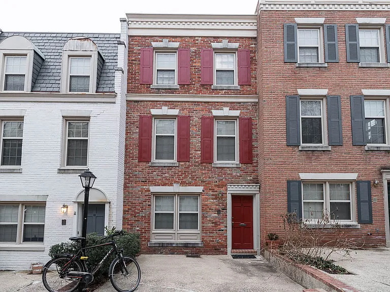 4450 Macarthur Blvd NW #11A — Photo 10