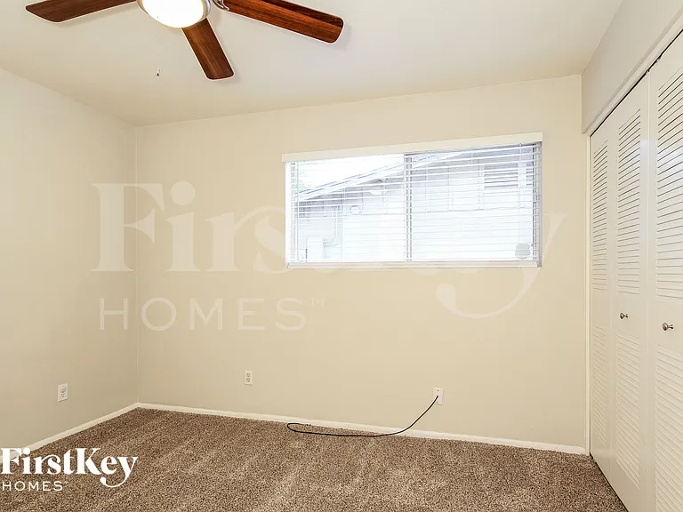 3301 W Mountain View Rd — Photo 15