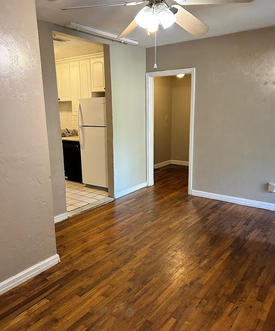 2 bed, 836 sqft, $1,150 — Photo 3