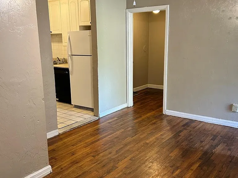 727 California St — Photo 3