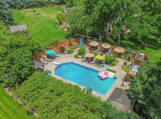 8141 Maplewood Ter, Chanhassen, MN 55317