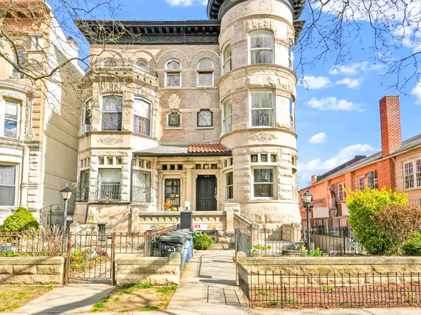 875 Saint Marks Avenue image 1 of 11