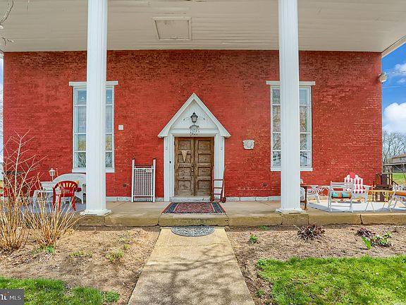 4th image of 22 Church St