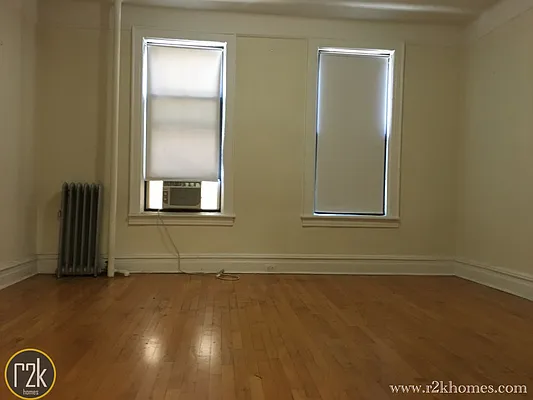 Rented by Realty 2000 Corp | media 3