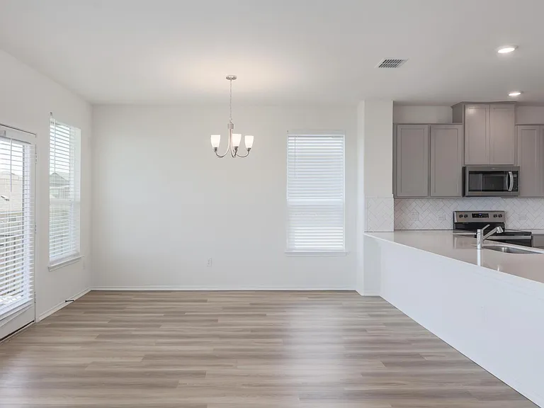 7807 Lawford Ct — Photo 10